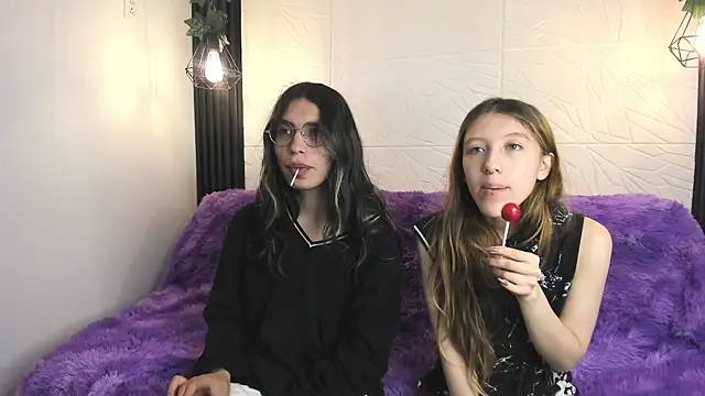 BRIAR AND BLAIR online show from November 28, 1:36 pm