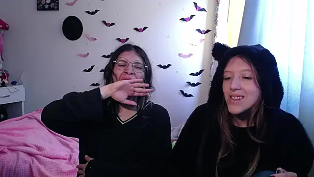 BRIAR AND BLAIR online show from October 8, 4:11 pm