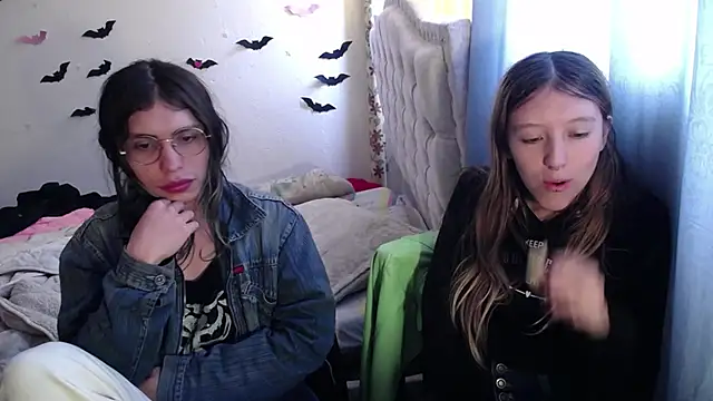 BRIAR AND BLAIR online show from October 10, 4:23 pm