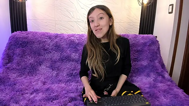 BRIAR AND BLAIR online show from November 10, 1:06 pm