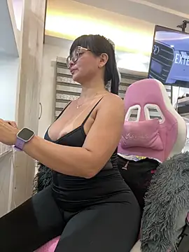 Hot beauty   online show from July 17, 12:26 am