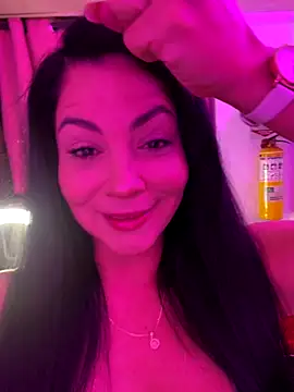 Hot beauty   online show from October 16, 4:37 am