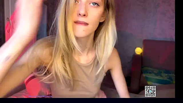 Evvie Summn1 online show from September 28, 5:58 am