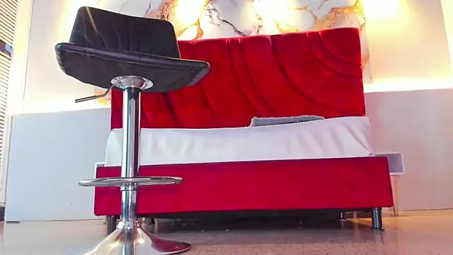 MAISE HILL1 online show from January 10, 2:55 pm