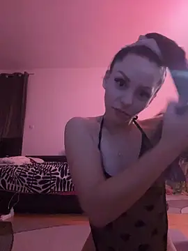 Chiara0102 online show from May 17, 9:25 pm