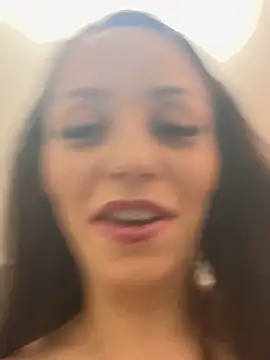 Chiara0102 online show from April 29, 8:14 pm