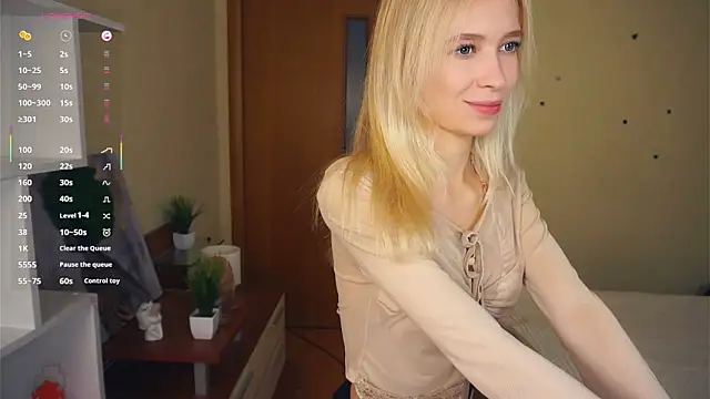 LynetBurby online show from October 23, 5:19 pm