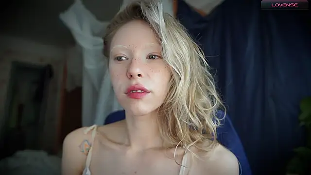  Phantom thread  online show from September 11, 9:20 am