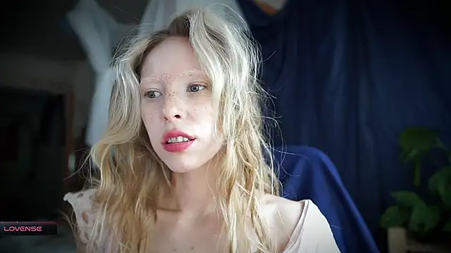  Phantom thread  online show from September 16, 9:17 am