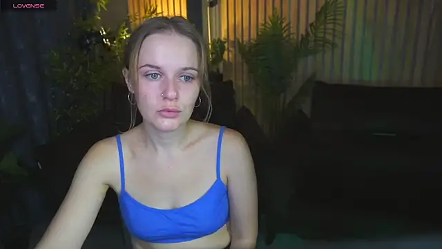 MaribelRiverr  online show from October 17, 5:43 am