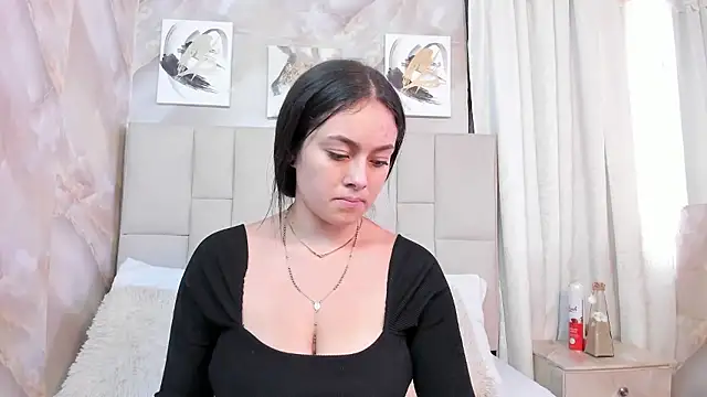 Jaslyn  Smith online show from January 13, 4:44 pm