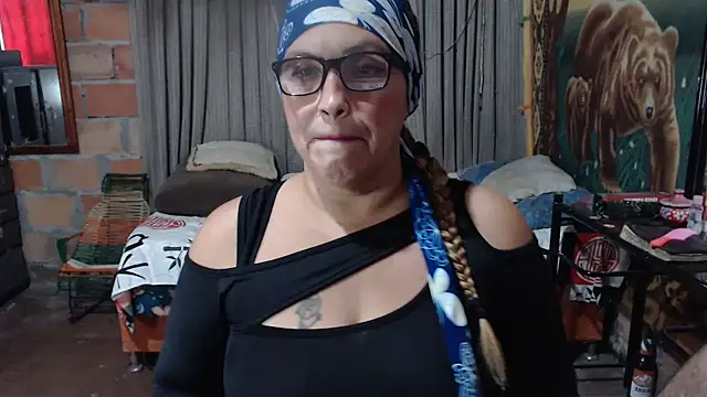 mom son dirty online show from April 8, 9:50 pm