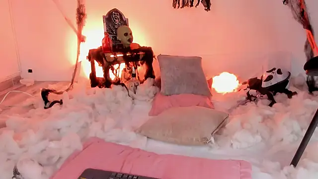 Isabella Flowers online show from October 18, 9:16 pm