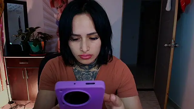 TinnaDawsom online show from September 27, 2:52 am