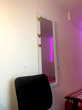 yesii hot online show from November 9, 5:25 am