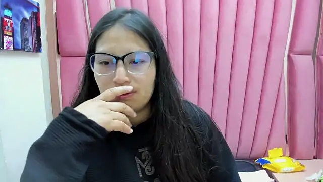 Miaa Smiith  online show from January 8, 3:32 am