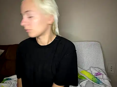 girlfriendmissy online show from October 3, 8:58 pm