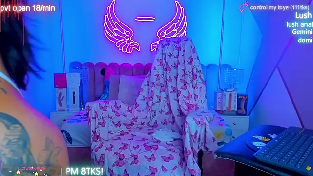 sallybrown  online show from May 28, 8:51 pm