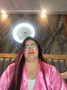 BellaPeers  online show from October 25, 1:30 pm