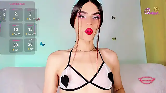 TatiGil online show from January 18, 8:05 pm