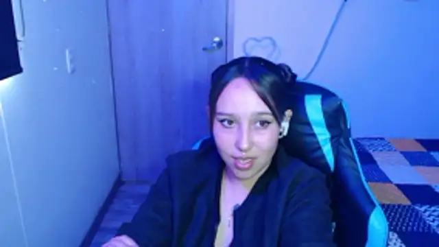 Skarlet Adams28 online show from March 10, 7:29 pm