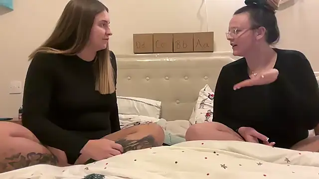 Sexyyduoxx online show from January 10, 7:51 pm