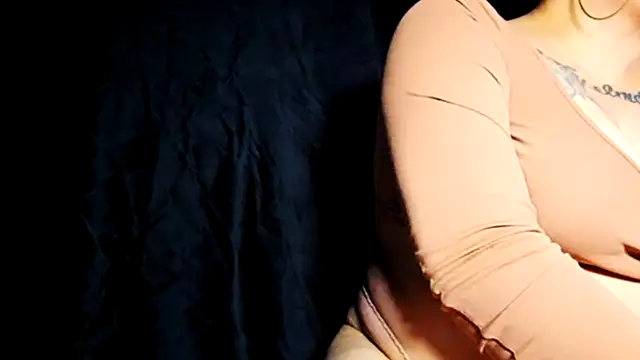 Layla-Lana online show from October 18, 11:46 am