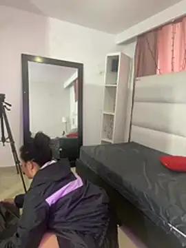 Stefyrossy online show from March 13, 2:40 pm