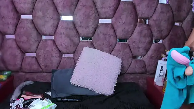 SalmaSantos online show from September 10, 3:17 am