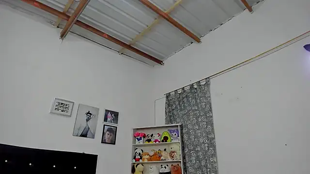 megan 100 online show from December 17, 8:24 pm