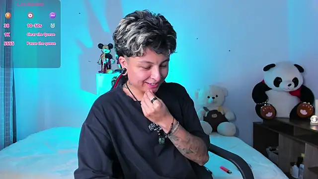 ZuryRamirez  online show from May 23, 9:13 pm