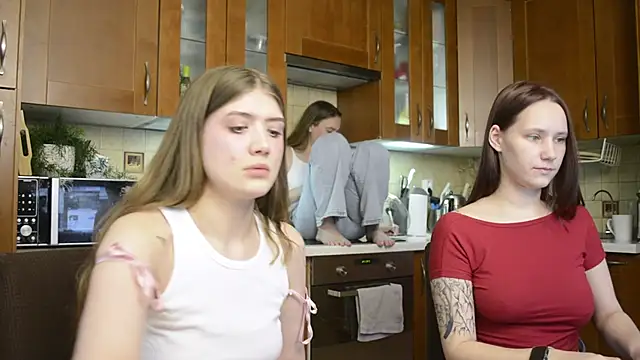 HotCaramellsTV online show from February 22, 12:17 pm