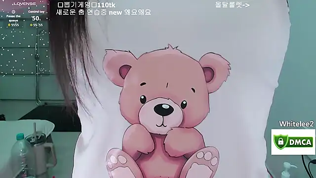 whitelee2 online show from April 7, 1:24 pm