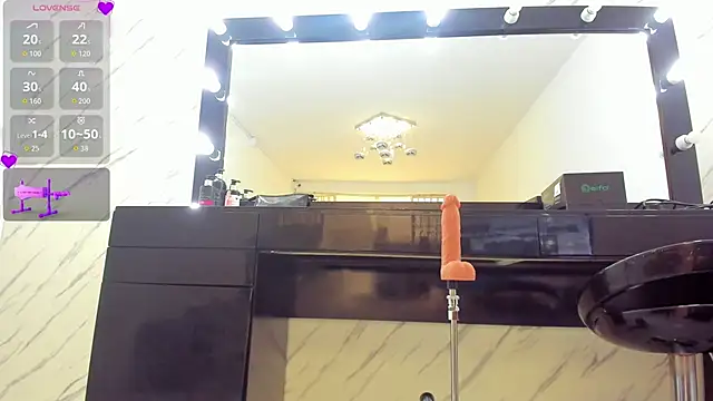 ElisabethMassey online show from October 20, 1:47 pm