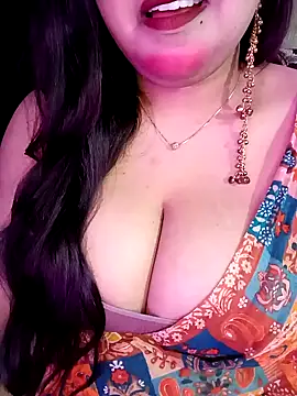 Suhanakhan00 online show from March 12, 6:49 am