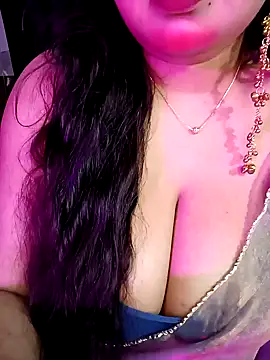 Suhanakhan00 online show from March 1, 6:35 am