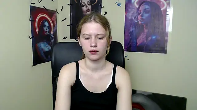 StellaCRL online show from April 10, 6:36 pm