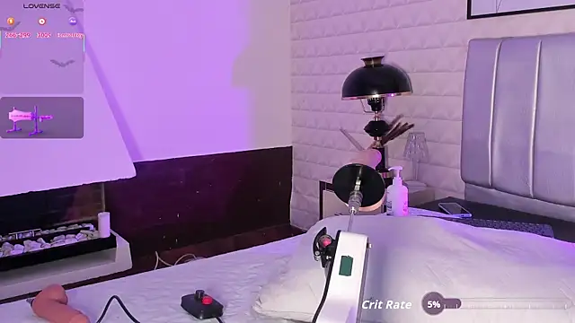 Lizzie-Evans online show from October 1, 1:16 pm