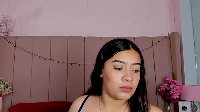 MollyBigBoobs12 online show from November 4, 8:25 pm