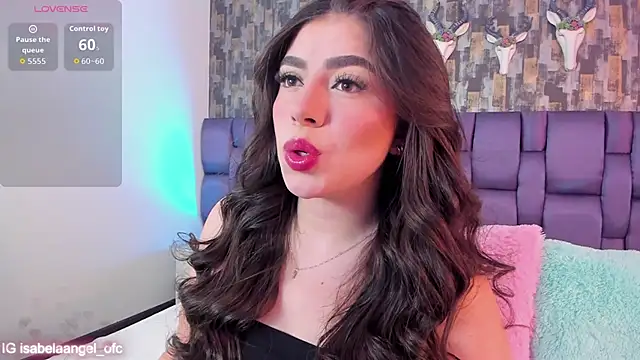 IsabellaAnngel online show from December 2, 11:29 pm