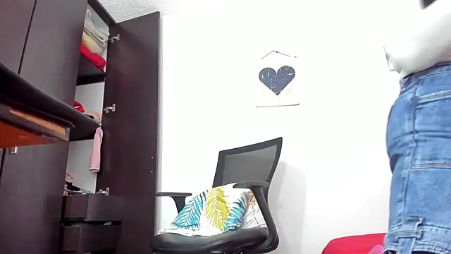 viki mom online show from December 18, 3:17 pm