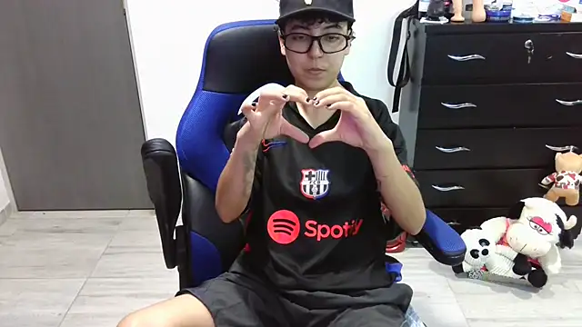 thomascooper7 online show from November 24, 1:07 am