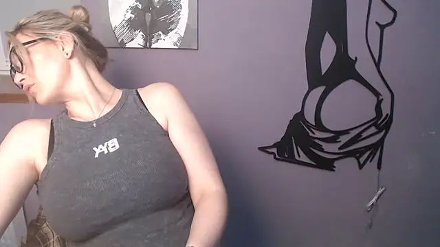  sexy lady online show from June 3, 2:33 pm