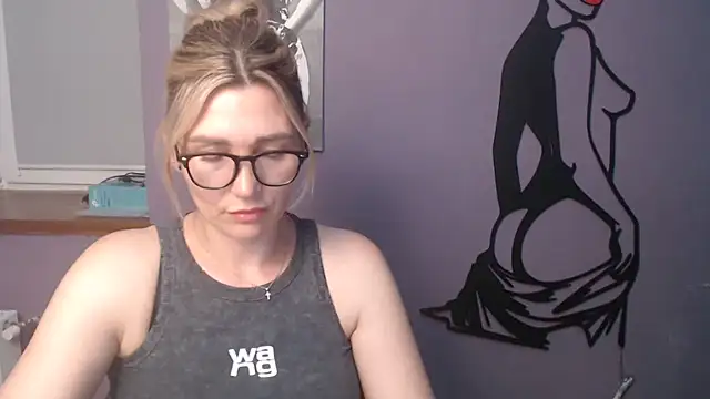  sexy lady online show from June 3, 1:12 pm