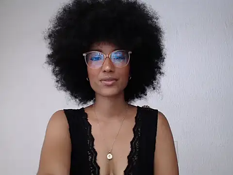 violettamartins online show from May 30, 9:33 pm