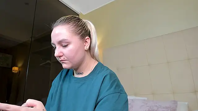 Debbie Taylor online show from October 16, 5:26 pm