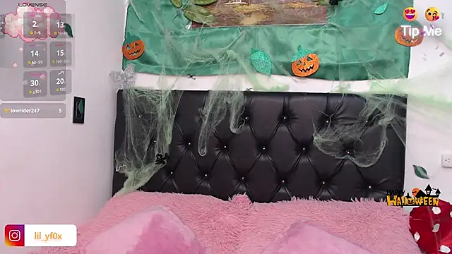 lily f00x online show from October 8, 12:53 pm