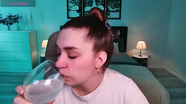 DaniellaLovely online show from March 7, 10:33 am