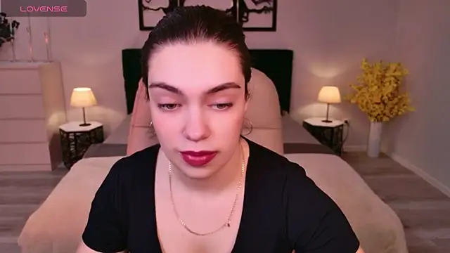 DaniellaLovely online show from October 28, 12:00 pm