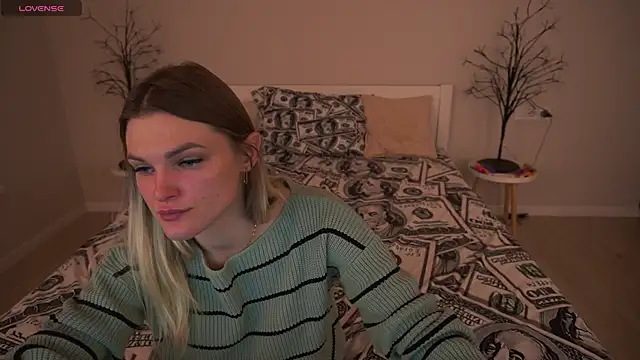 KateSly online show from December 1, 6:28 am